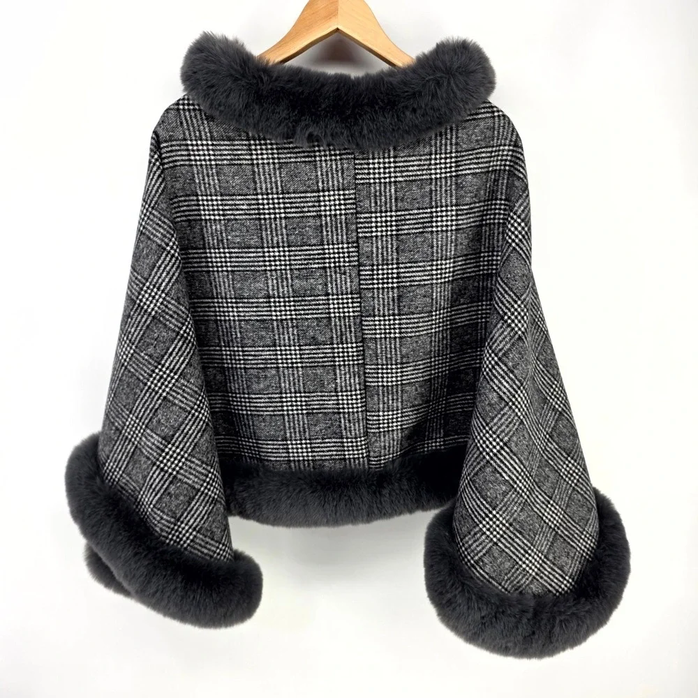 Plaid Poncho Wrap Womens One Size Gray Faux Fur Formal Trim Capelet Shrug Cozy
